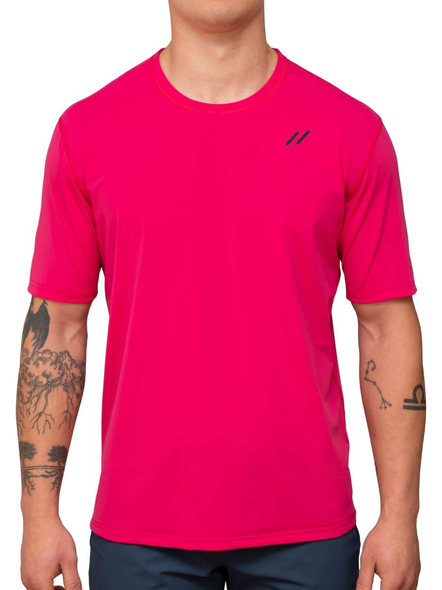 MEN UV Shirt ‘tuvu beya‘ Vorderansicht mit Model 