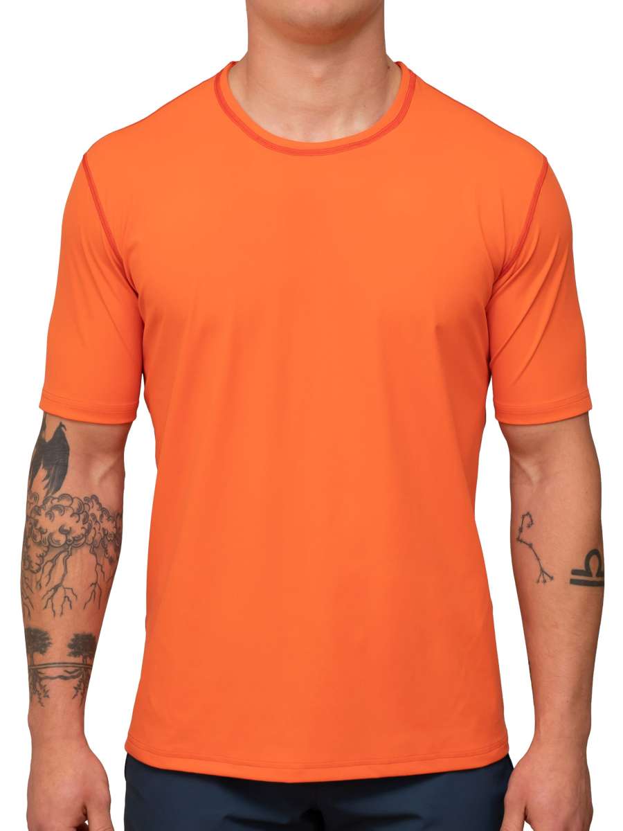 MEN UV Shirt ‘kukini ciana‘ front view with model 