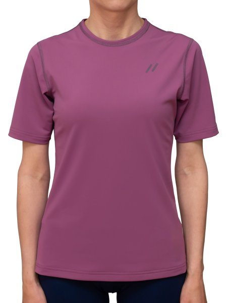 Preview: WOMEN UV Shirt ‘tumara mellow‘ front view with model 
