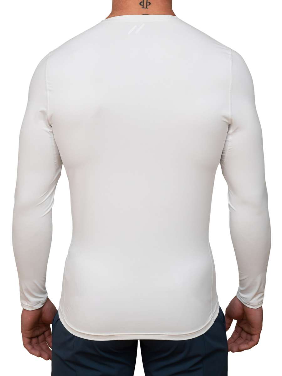 MEN UV Langarmshirt ‘avaro white‘ back view with model 