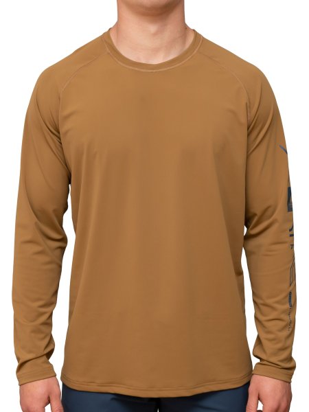 Vorschau: MEN UV Langarmshirt ‘kukini wood' Vorderansicht mit Model 