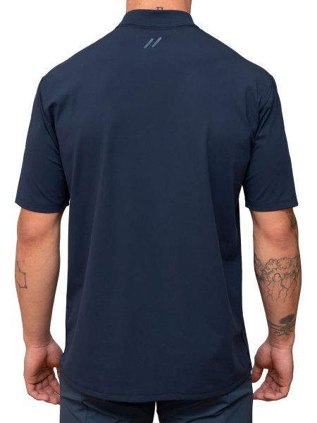 Preview: MEN UV Shirt ‘qamea code zero‘ back view with model 