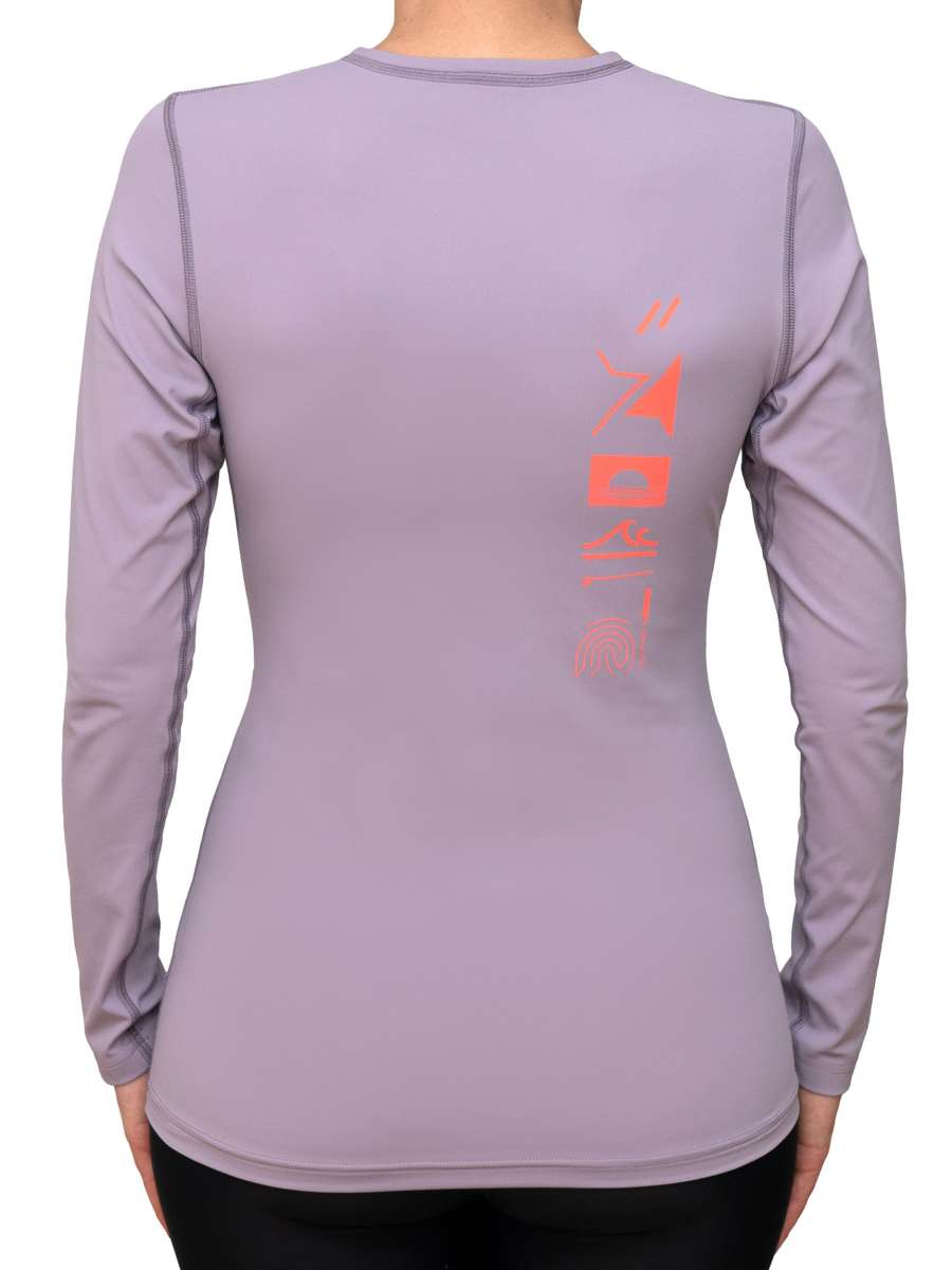 WOMEN UV Langarmshirt ‘piti purple ash‘ back view with model 