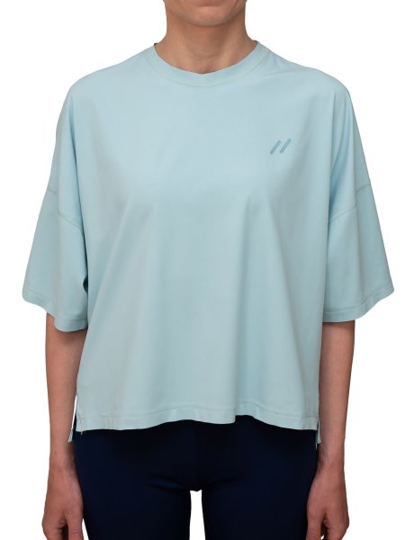 Vorschau: WOMEN UV Shirt ‘summer aquarius‘ Vorderansicht mit Model 