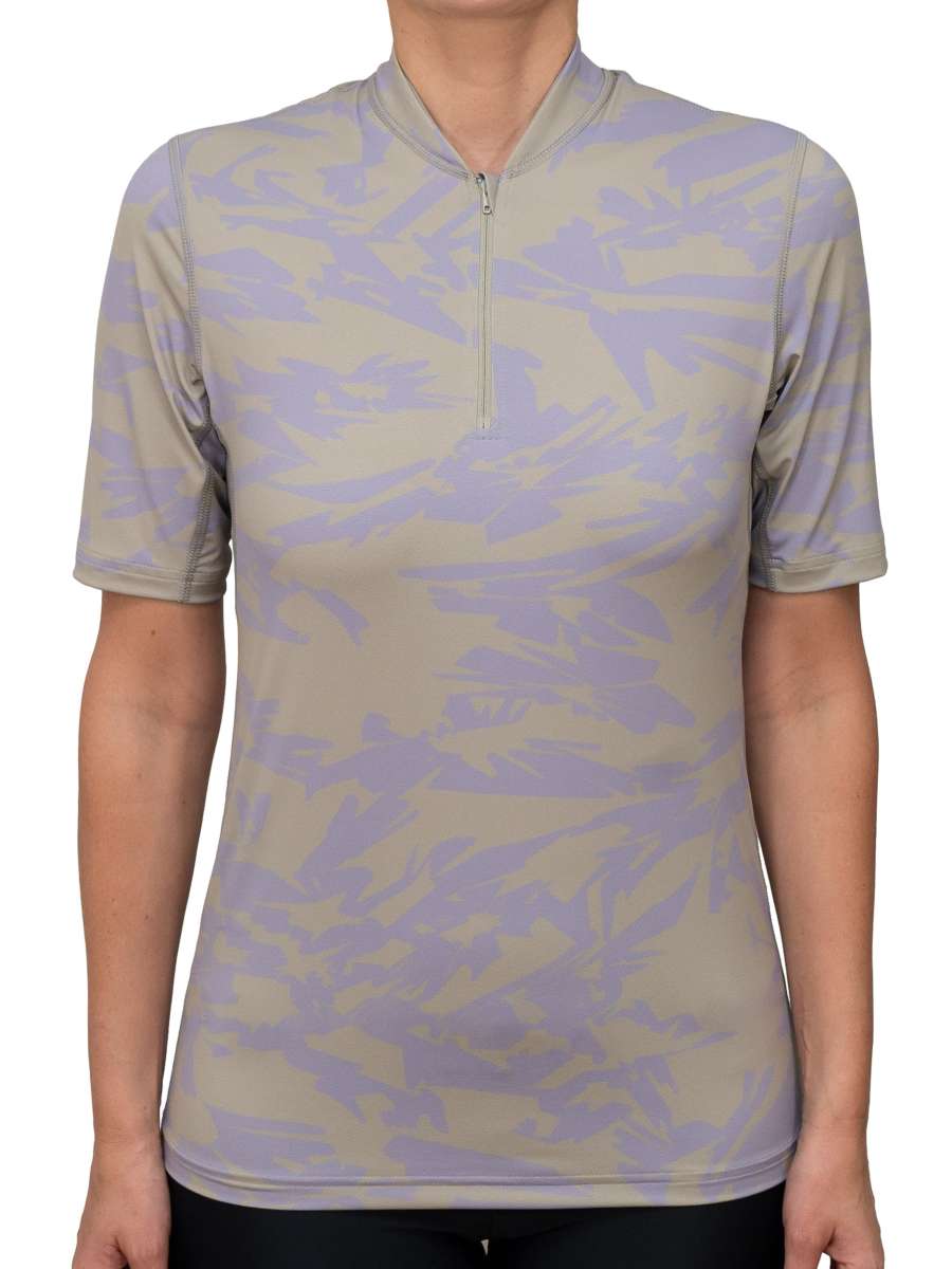 WOMEN UV Shirt ‘ha'akili fiona‘ front view with model 