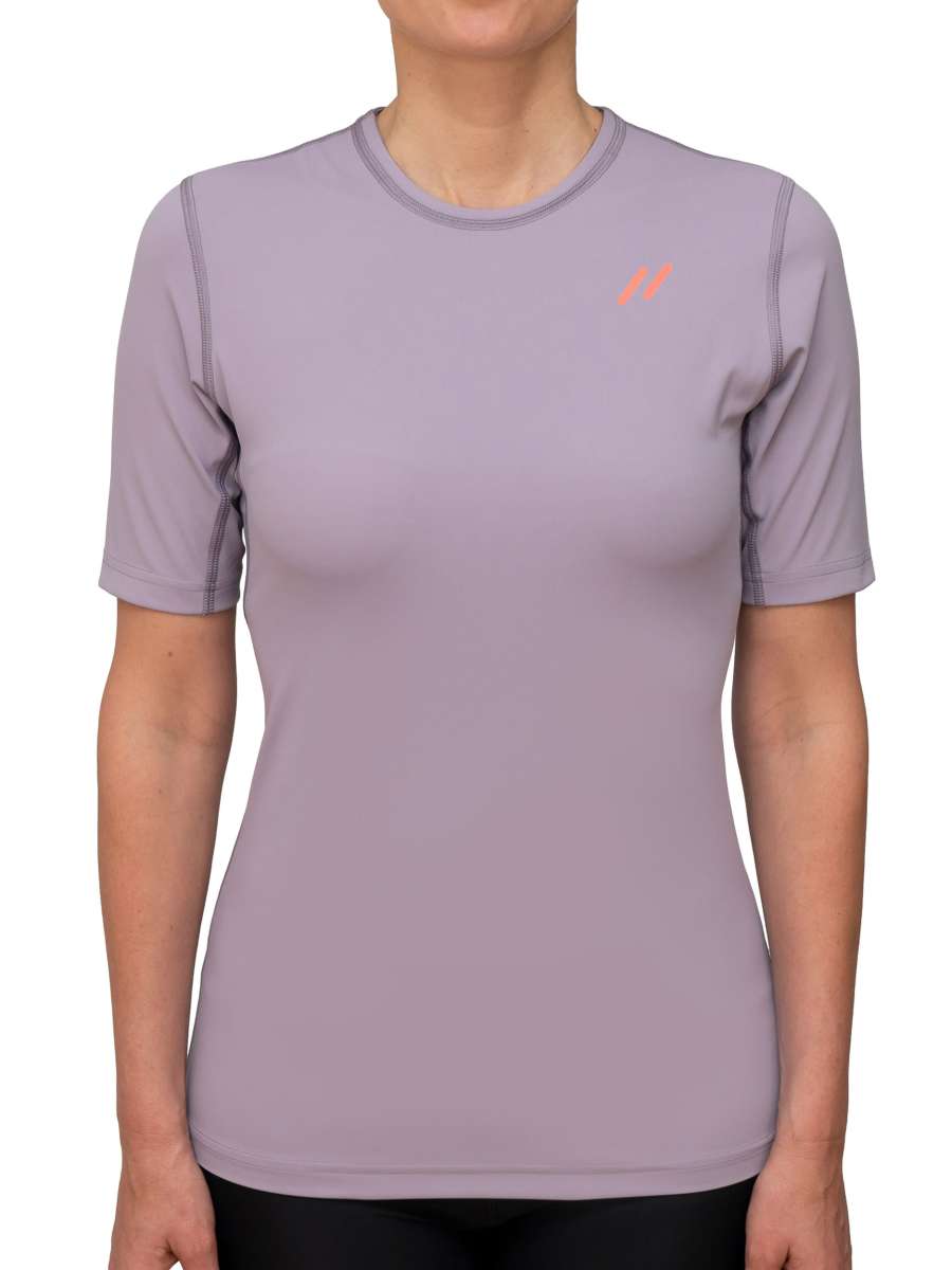 WOMEN UV Shirt ‘piti purple ash‘ front view with model 