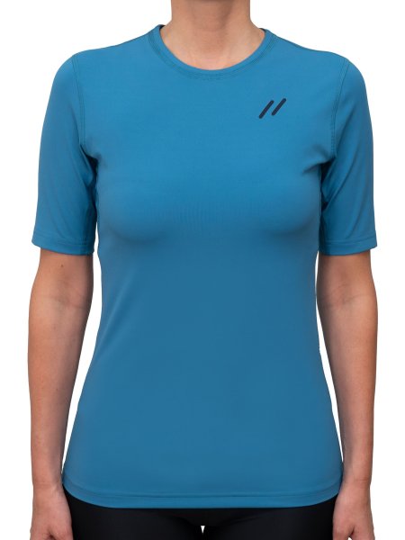 Preview: WOMEN UV Shirt ‘taha vanira bay‘ front view with model 
