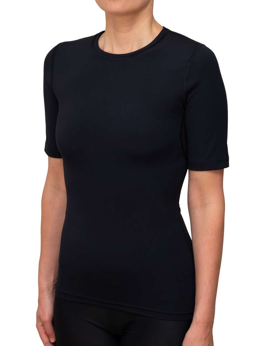 WOMEN UV Shirt ‘avaro black‘ side view with model 