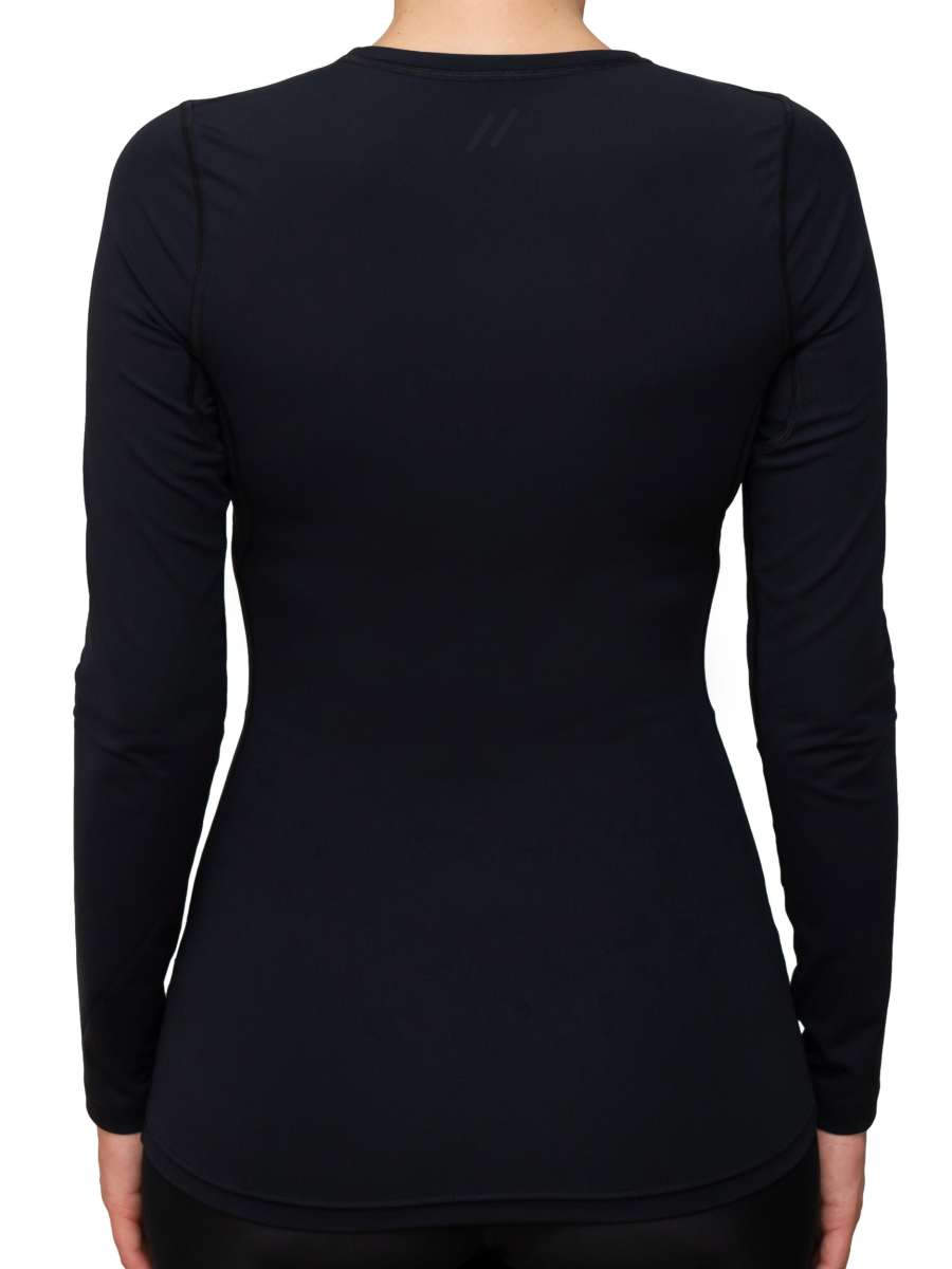 WOMEN UV Langarmshirt ‘avaro black‘ back view with model 
